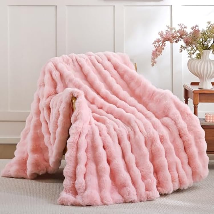 Smoofy Faux Fur Throw Blanket for Couch - Blush Pink Super Soft Cozy Bubble Blanket, Fluffy Plush Fuzzy Throw for Sofa & Bed, Thick Lightweight Warm Blanket, Luxury Aesthetic Gift for Women 60x80