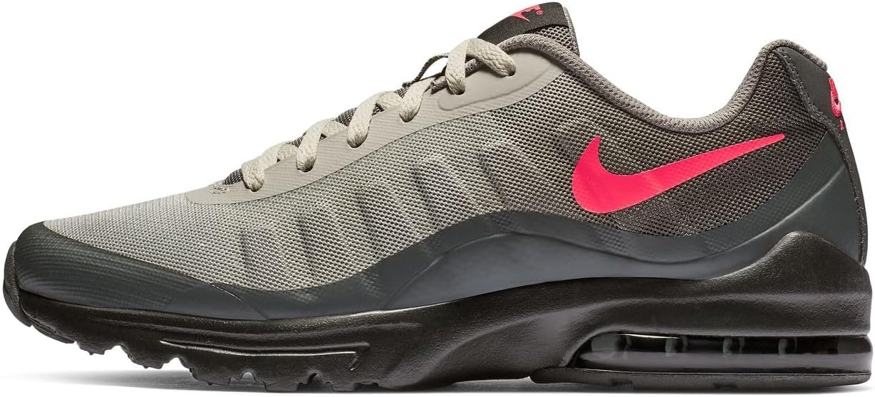 NIKE Men's Nike Air Max Invigor Basketball Shoe
