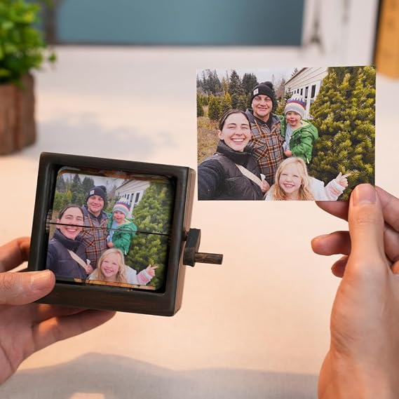 Custom Photo-Album Flip Box Frame Mechanical Hand Motion Photoalbum Animation Gift for Mothers Day, Personalized Animated Home Decor Night Light, Custom Family Photo Flipbox Couple image Album
