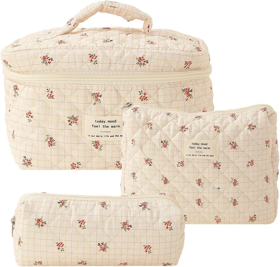 JQWSVE Cotton Quilted Makeup Bag Jolly House Floral Coquette Makeup Bag Aesthetic Cute Cosmetic Bag Large Travel Toiletry Bag