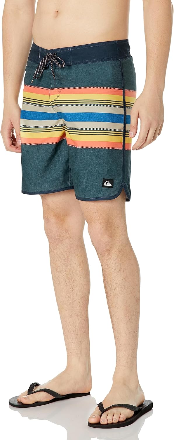 Quiksilver Mens Standard Everyday Scallop 19 Boardshort Swim Trunk