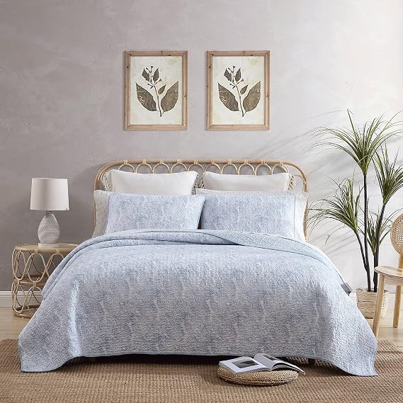 Tommy Bahama Cotton Bedding with Matching Sham, Coastal Home Decor with Textured Reverse, Blue/White, King