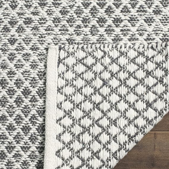 SAFAVIEH Montauk Collection Accent Rug - 2'3" x 4', Light Grey & Ivory, Handmade Cotton, Ideal for High Traffic Areas in Entryway, Living Room, Bedroom (MTK601K)